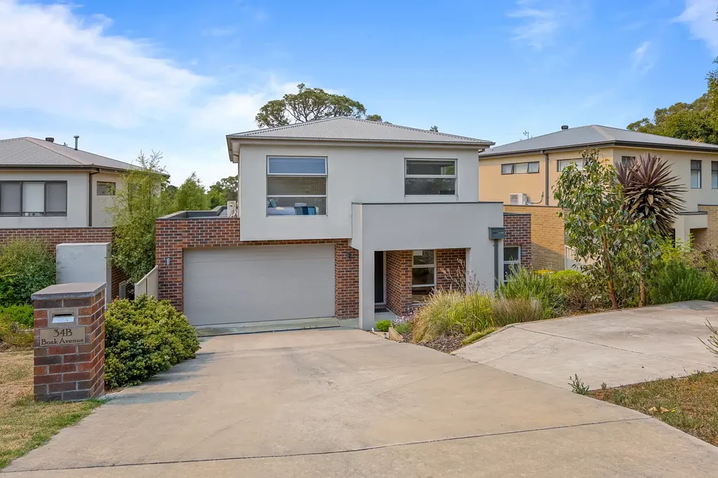 Mount Helen 4Kwarto Spacious Family Home in Sought-After Mount Helen