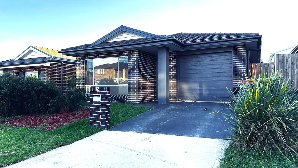 Large four-bedroom, single-storey family Home, it is available NOW!