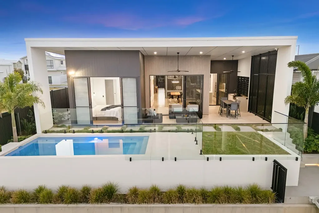 Pelican Waters 4房  AN EXCEPTIONAL HOME WHERE LUXURY, LIFESTYLE AND DESIGN COME TOGETHER