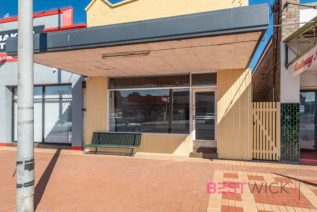 Blayney 3 Bedroom Mixed Use Opportunity - First Time Offered in 66 Years.