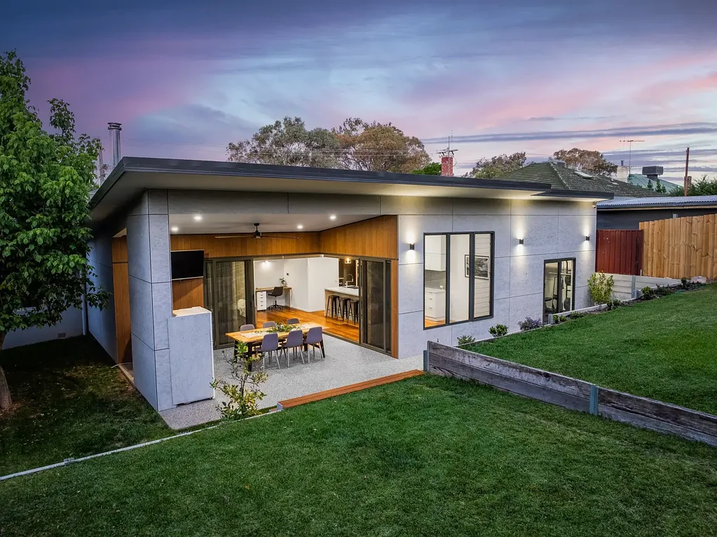 SPACIOUSLY RENOVATED FAMILY HOME IN PRIME CENTRAL BENDIGO LOCATION