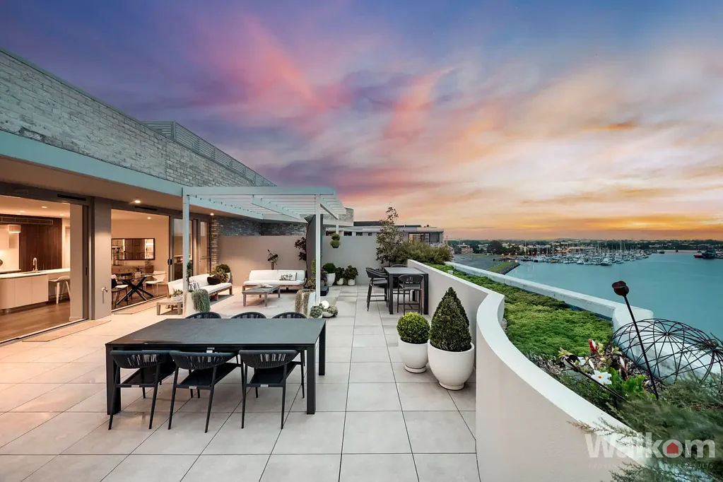 Newcastle 3chambre Penthouse. Waterfront. Pure indulgence.