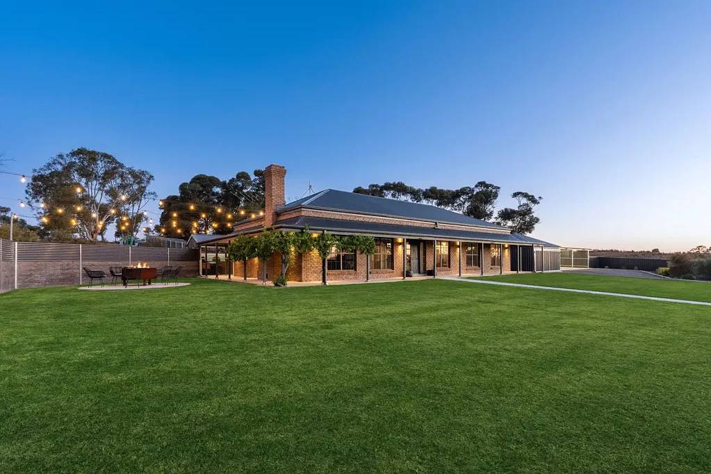 4 Apex Road, Swanport, SA 5253