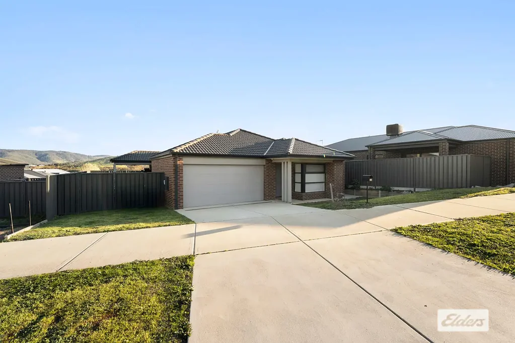 Leneva 4房  Great Offering In Wattle Glen Estate