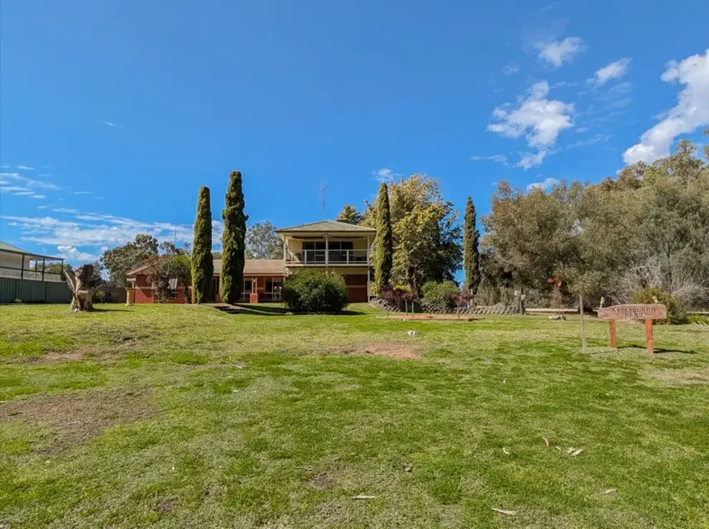 Tooleybuc 4ਬੈੱਡਰੂਮ River Views | Spacious Family Living | Versatile Two-Story Home | 6,499m² Block
