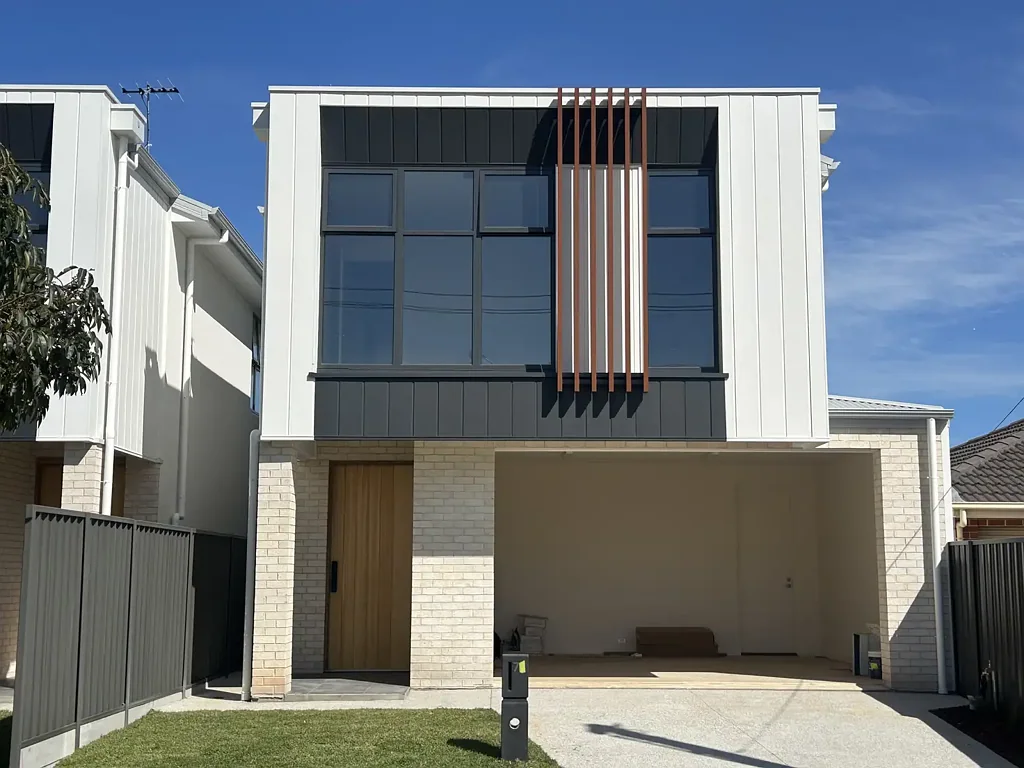 North Brighton 4Zimmer Luxury Coastal Living | Brand New Designer Homes