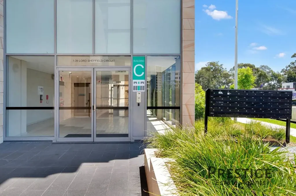 NEAR NEW LUXURY APARTMENT IN THE HEART OF PENRITH