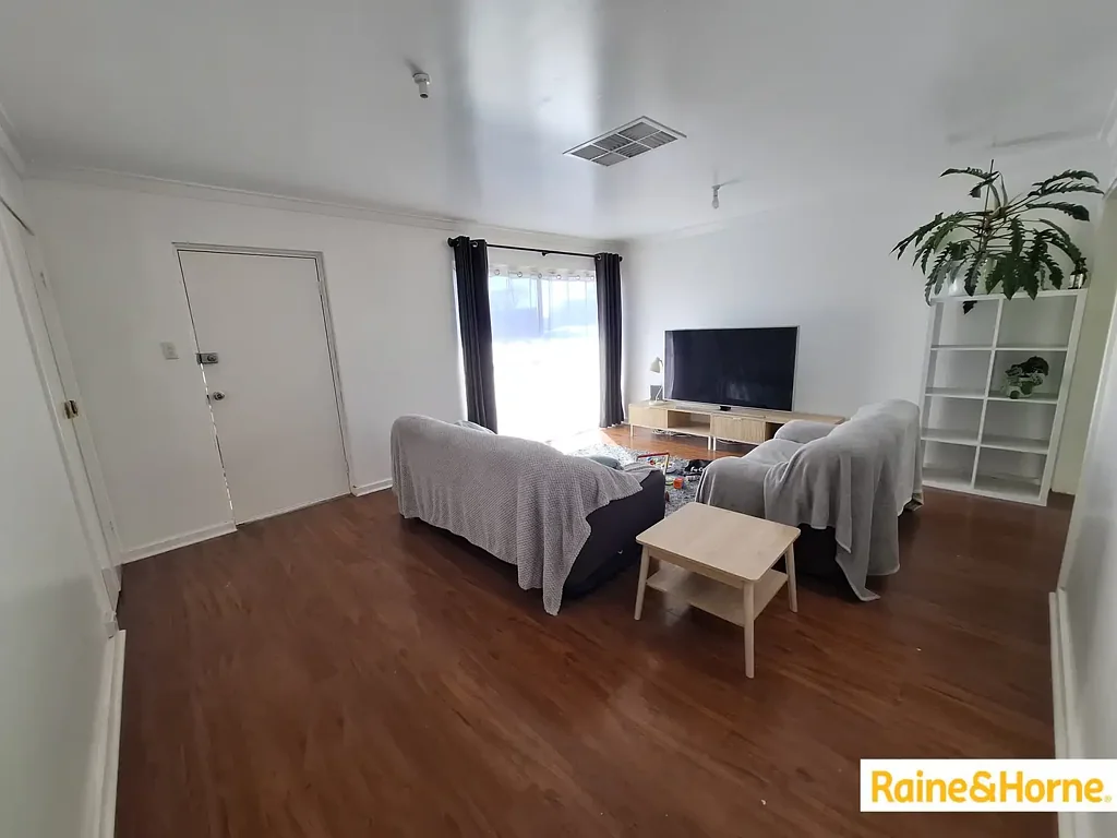 Charming 2-Bedroom Home for Lease in Shoalwater