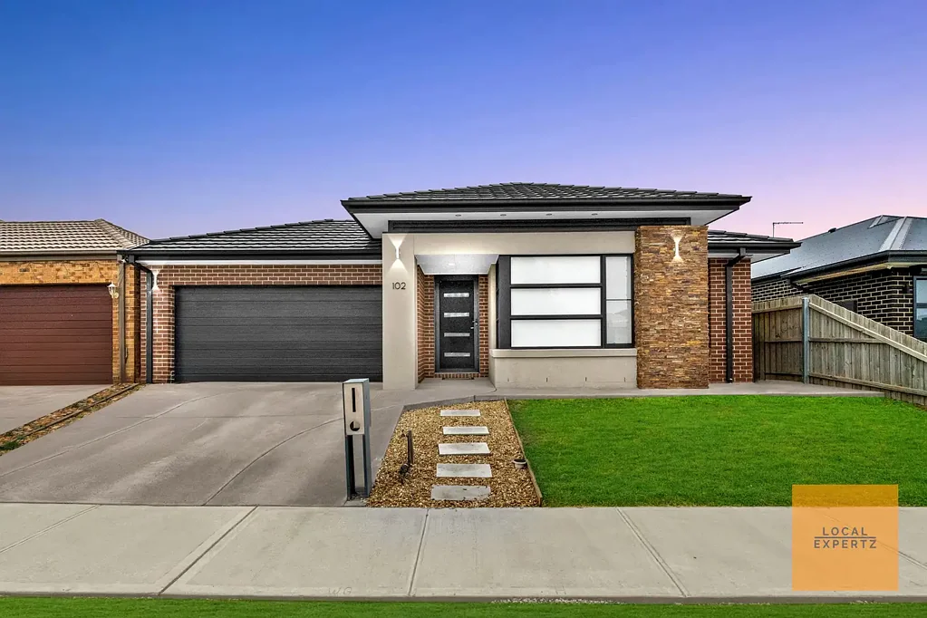 102 Claret Ash Boulevard, Harkness, VIC 3337
