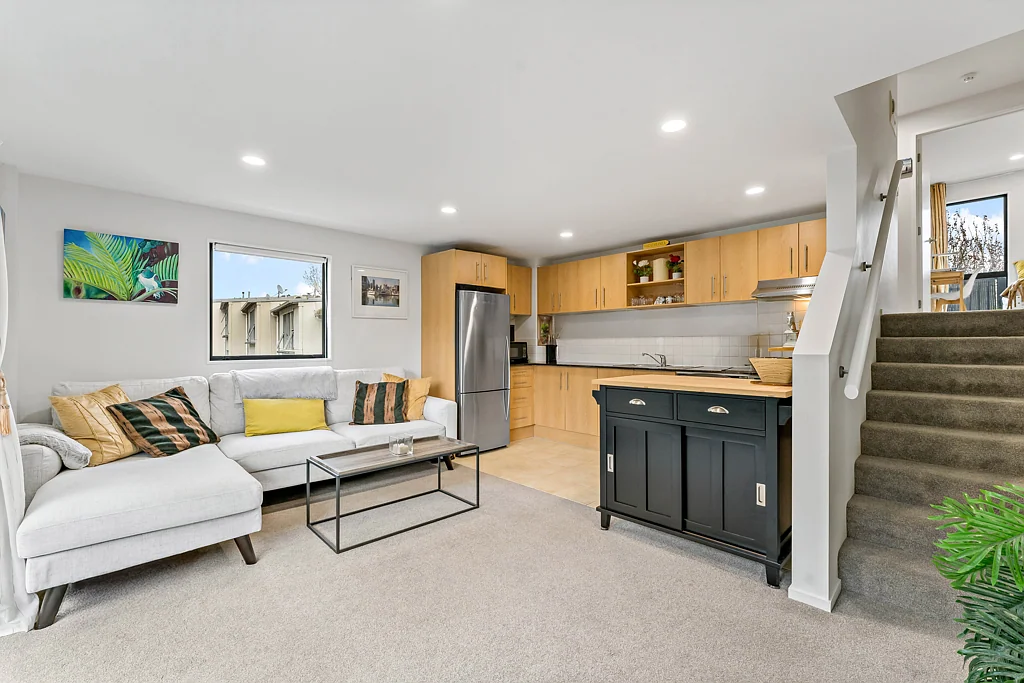 Auckland Central 2Kwarto Light Filled Freehold Apartment with Park Views