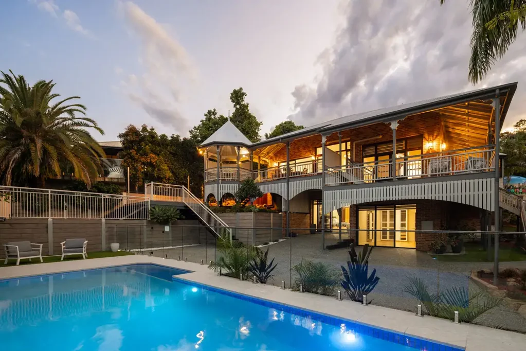Bardon 6 Bedroom Charming Family Home In Bardon's Premier Address