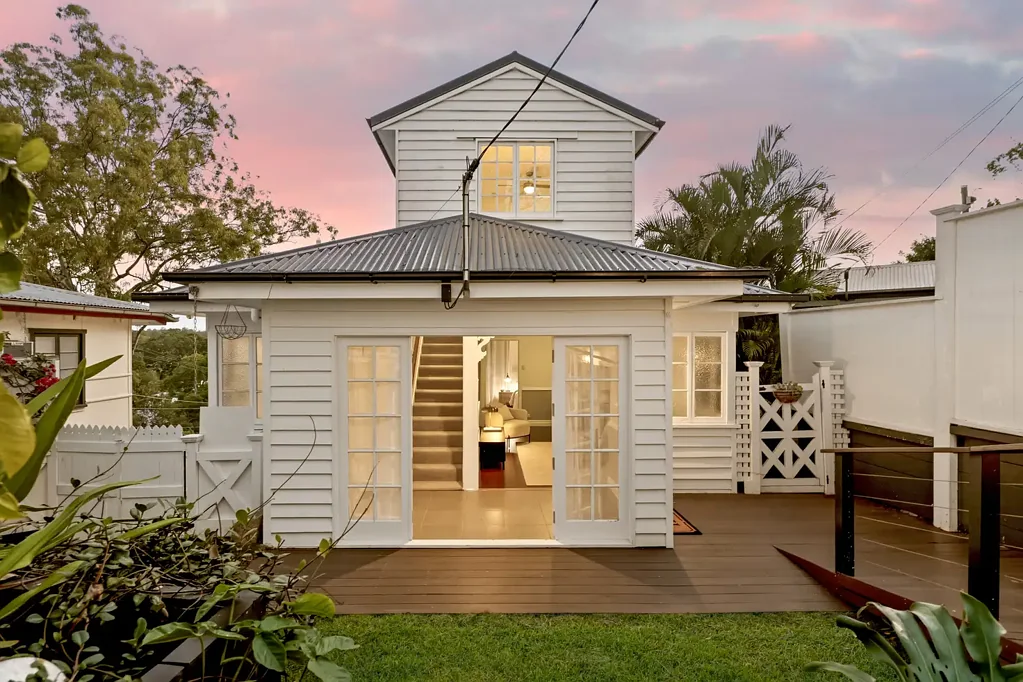 Chapel Hill 4 Bedroom Charming Family Home with Flexible Dual Living in a Leafy Chapel Hill Pocket