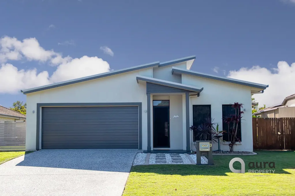 Caloundra West 4房  Opposite Parkland, High Ceilings & A Quiet Cul-de-Sac Position