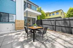 1/28 Oakwood Street, Annerley