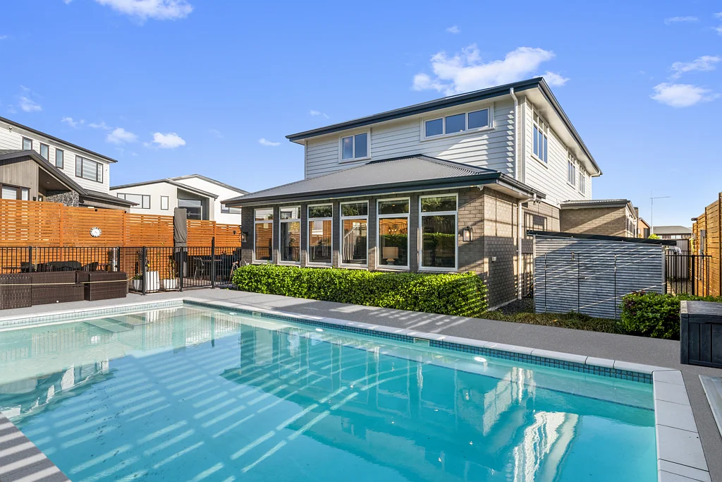 Long Bay 5 Slaapkamer Poolside Perfection