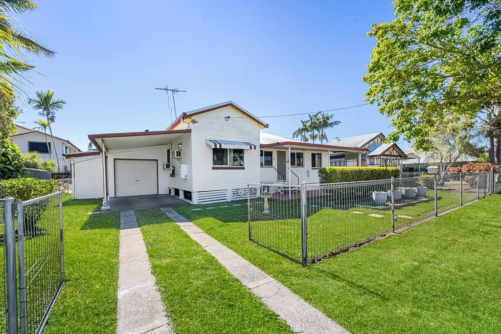 North Mackay 4房  Packed With Potential - Spacious Family Living!