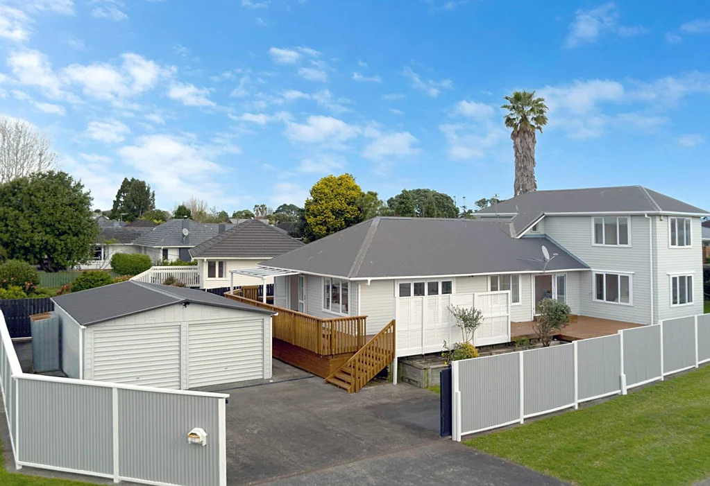 Executive Family Home for Rent - Spacious, Sunny & Family-Friendly