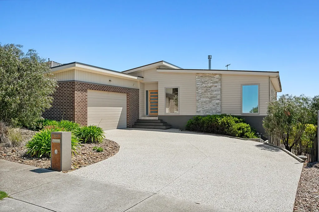 55 Stoneleigh Crescent, Highton, VIC 3216