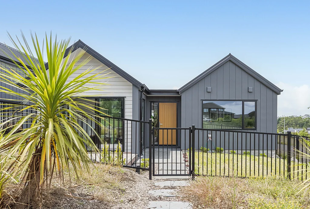 Orewa 3部屋 Single Level & Sleek!
