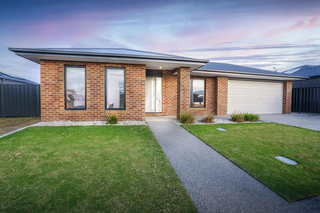 Horsham 4غرفة نوم Modern Family Living in Popular Jenkinson Estate