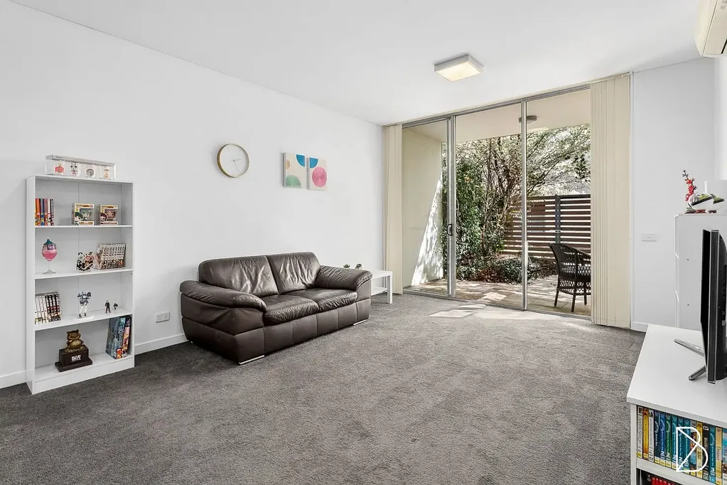 Phillip 1房  North-facing, ground floor apartment on the fringes of Woden.