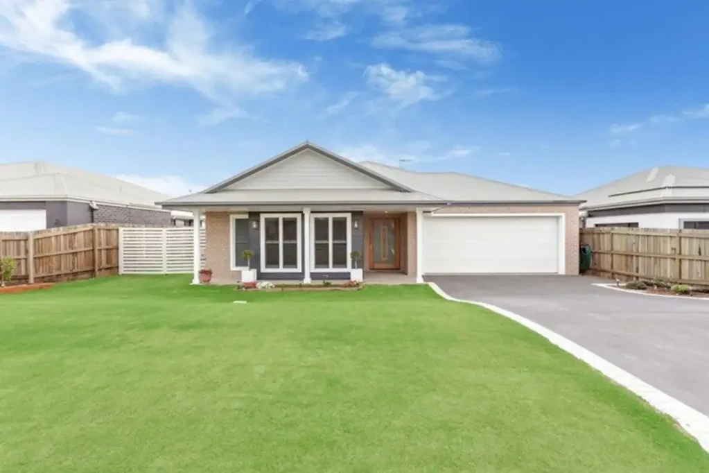 16 Meares Street, Kearneys Spring, QLD 4350