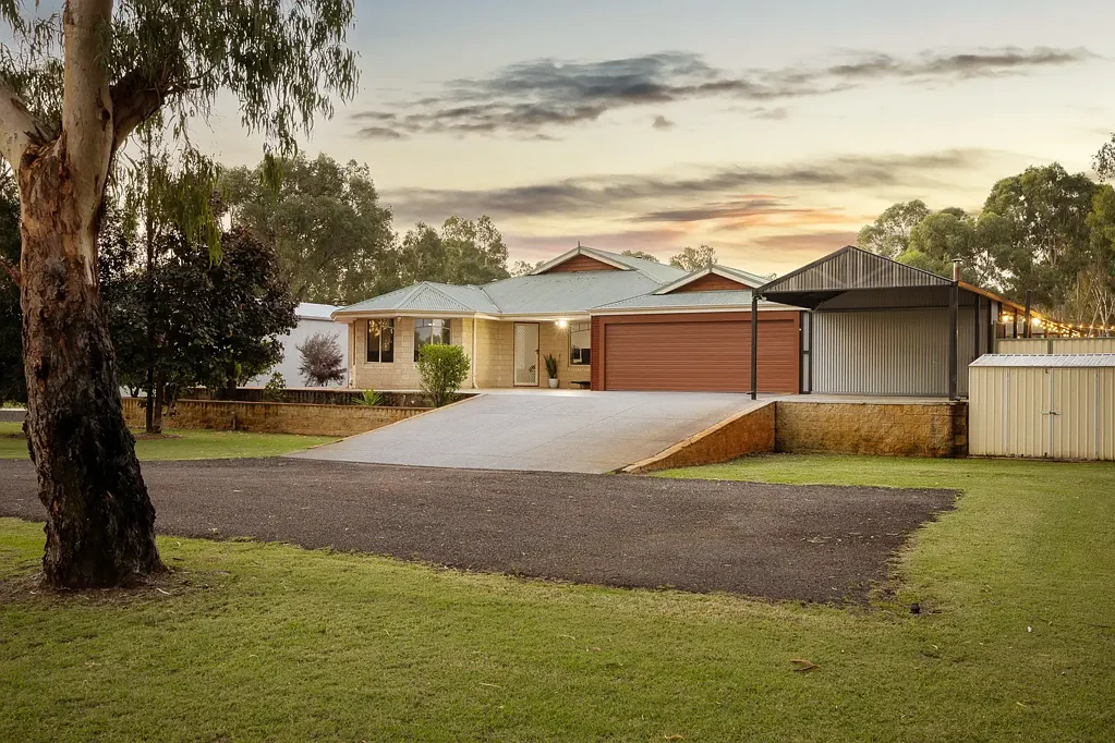 Wellard 4ห้องนอน Acreage Living at Its Finest - Ultimate Entertainer with Elite Shedding & Lifestyle Appeal
