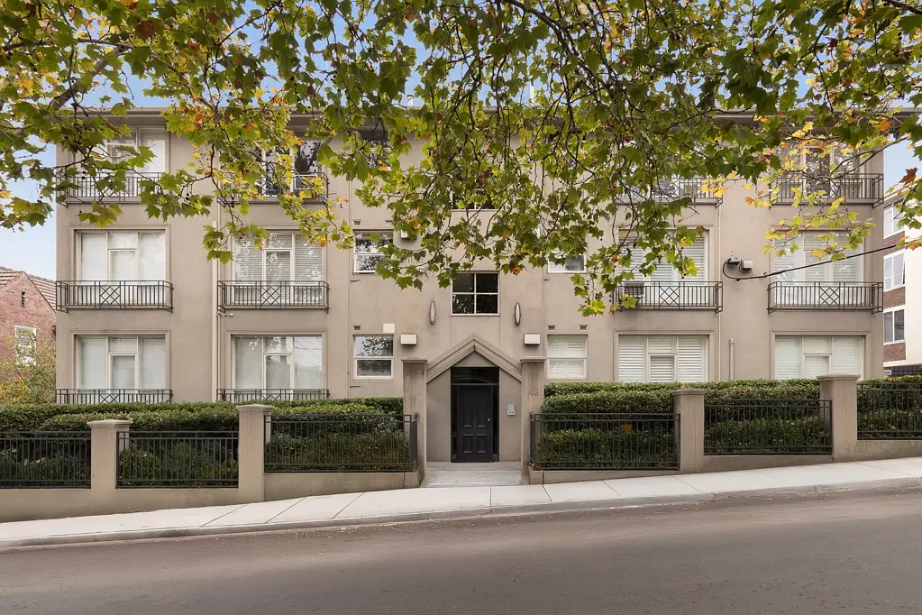South Yarra 1房  Spacious Living In A Walkable Pocket