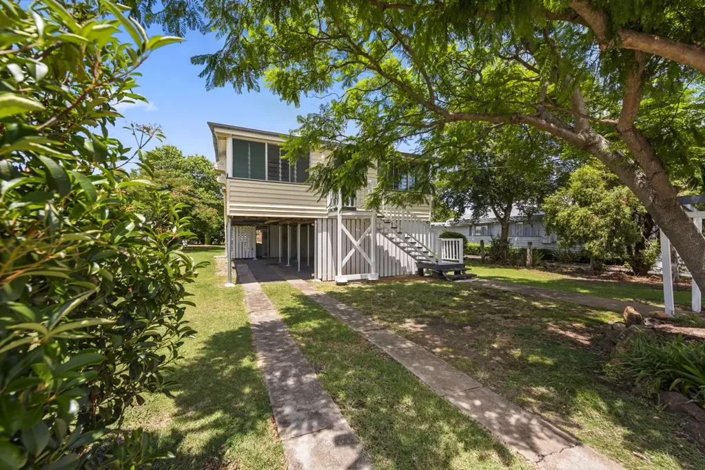 105 East Street, Clifton, QLD 4361