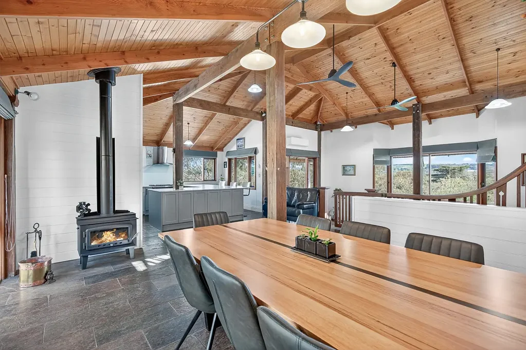 Victor Harbor 4 Bedroom Exceptional Character, Stunning Views, Unmatched Charm