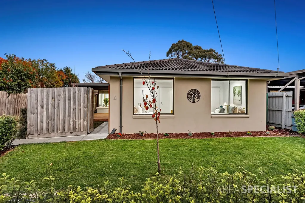 Cranbourne 3Phòng ngủ Immaculately Presented Renovated Unit in Central Cranbourne......