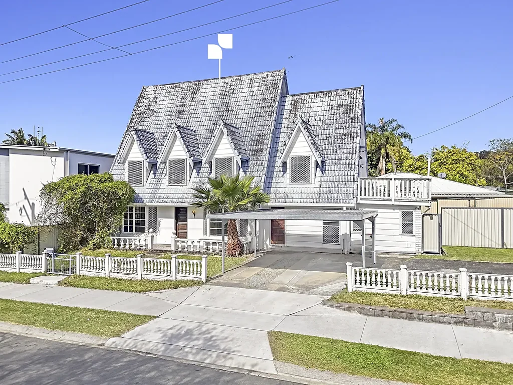 Nerang 9chambre Two Titles. One Landmark Opportunity. A Rare Offering in the Heart of Nerang.