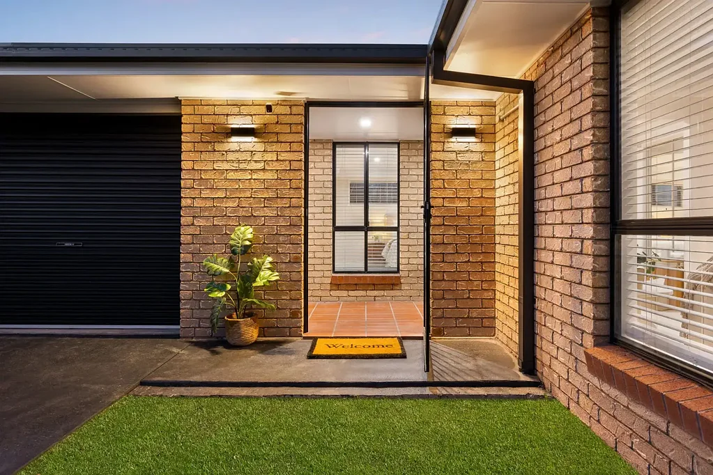 Springfield 4Kwarto STYLISH, ELEVATED FAMILY LIVING IN CONVENIENT LOCALE