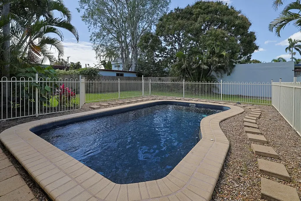 4 Barellan Street, Cranbrook, QLD 4814