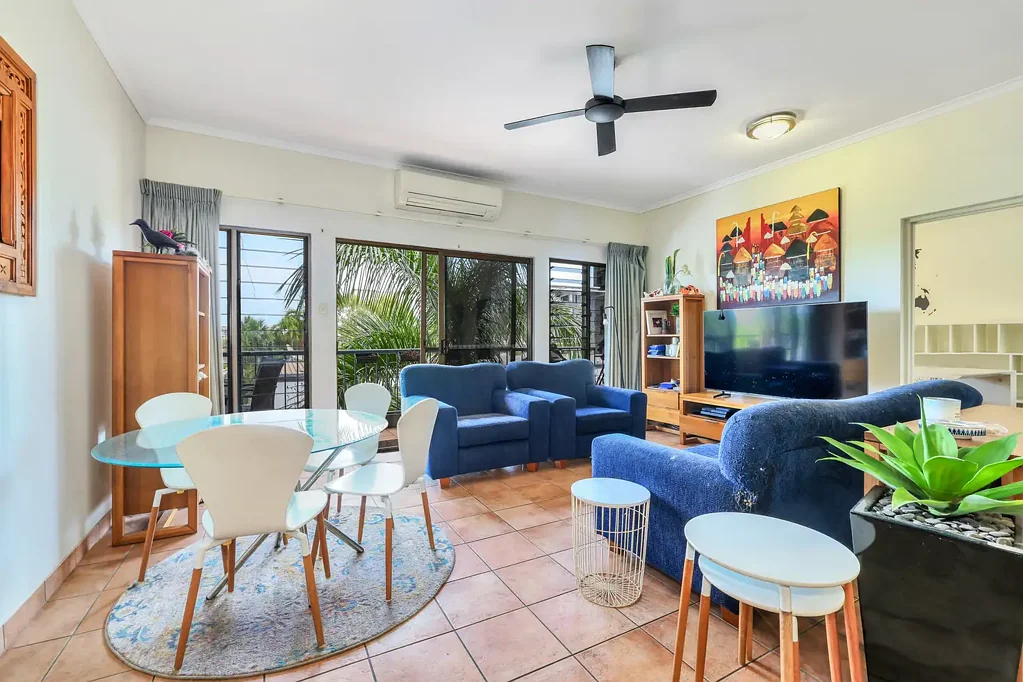 Larrakeyah 2 Bedroom Modern Top-Floor Apartment with Harbour Views in Larrakeyah