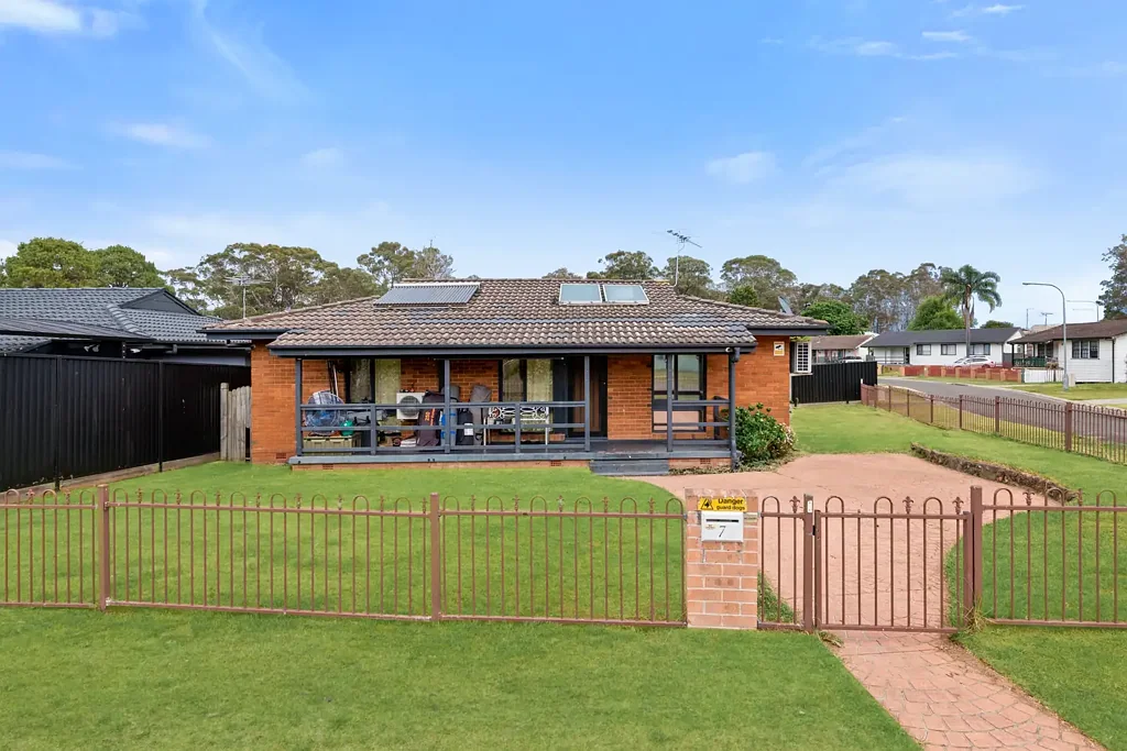 Family Home in a Quiet Cul-de-Sac!