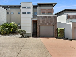 51/136 PULGUL STREET, Urangan