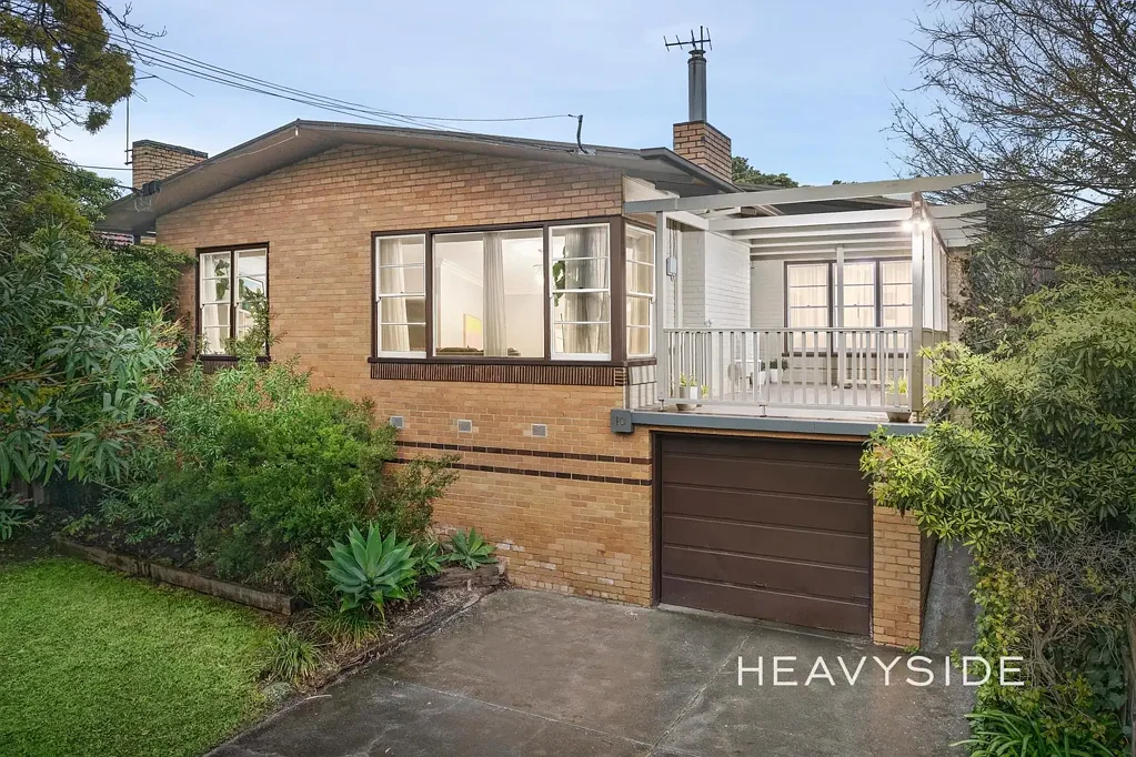 Burwood 5બેડરૂમ A Spacious Family Haven Surrounded by Greenery
