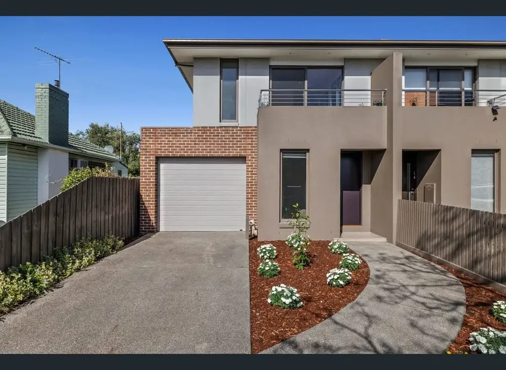 Contemporary Streetfront Luxury In Coveted Lifestyle Setting