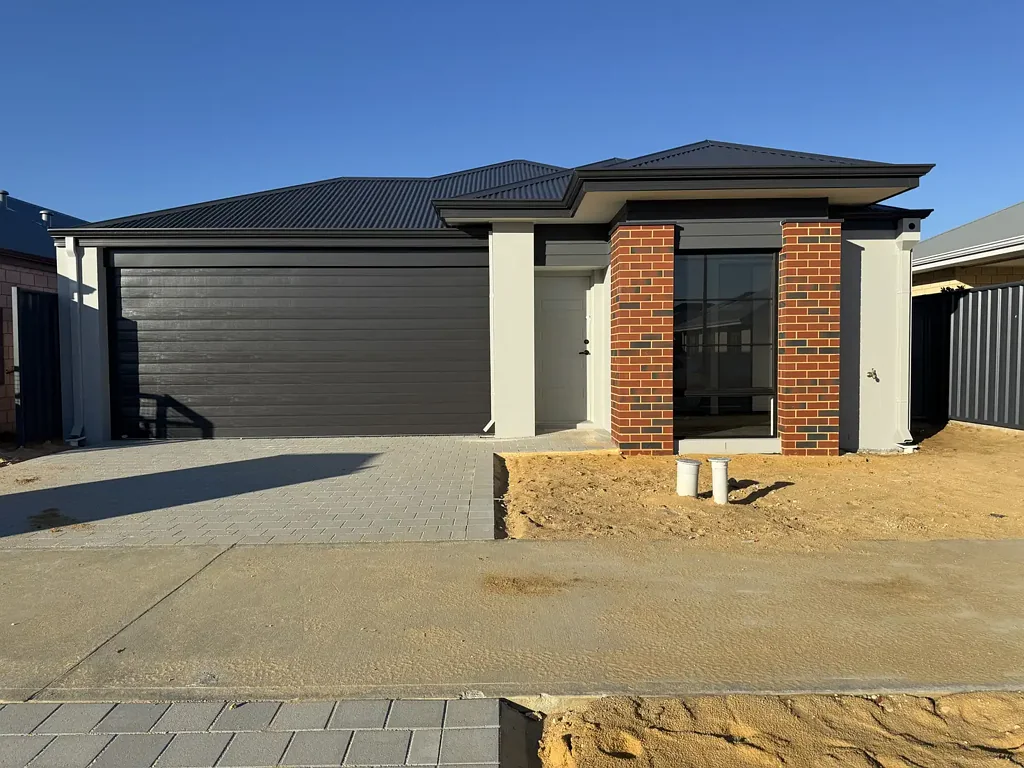 Modern Brand New 4x2 Living in Baldivis