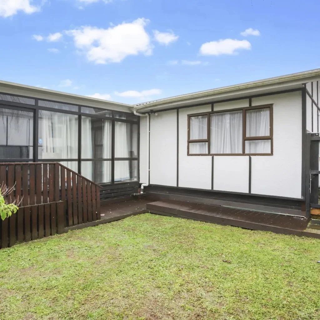 Spacious 5 Bedrooms Family Home in the Heart of Mangere East