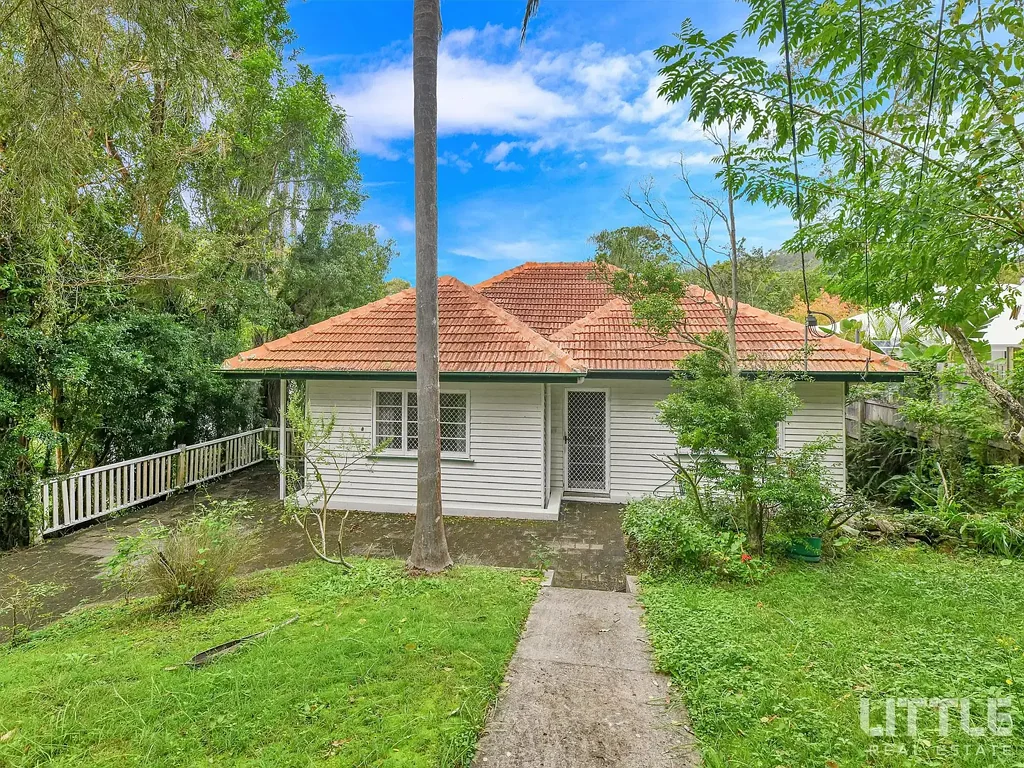 4 Glasgow Street, Ashgrove, QLD 4060