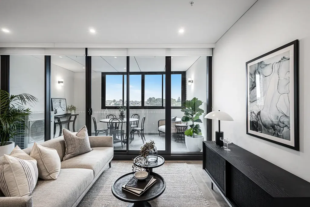 Kogarah 1房 时尚、明亮的生活，尽在 Kogarah 中心 Stylish, Light-Filled Living in the Heart of Kogarah