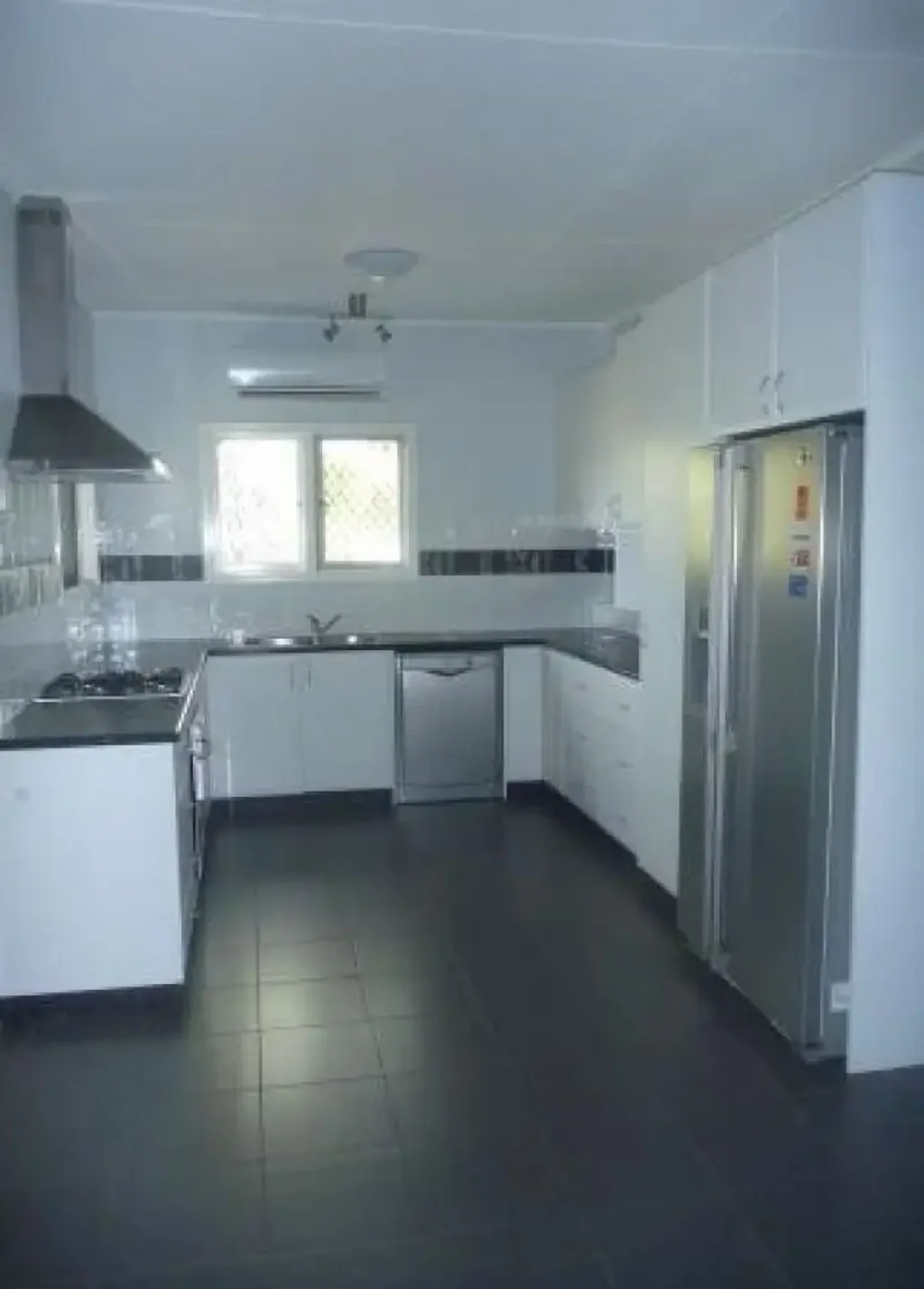 Pegs Creek 3房  Spacious Karratha Home with Rear Shed, Dual Driveways & Outdoor Entertaining