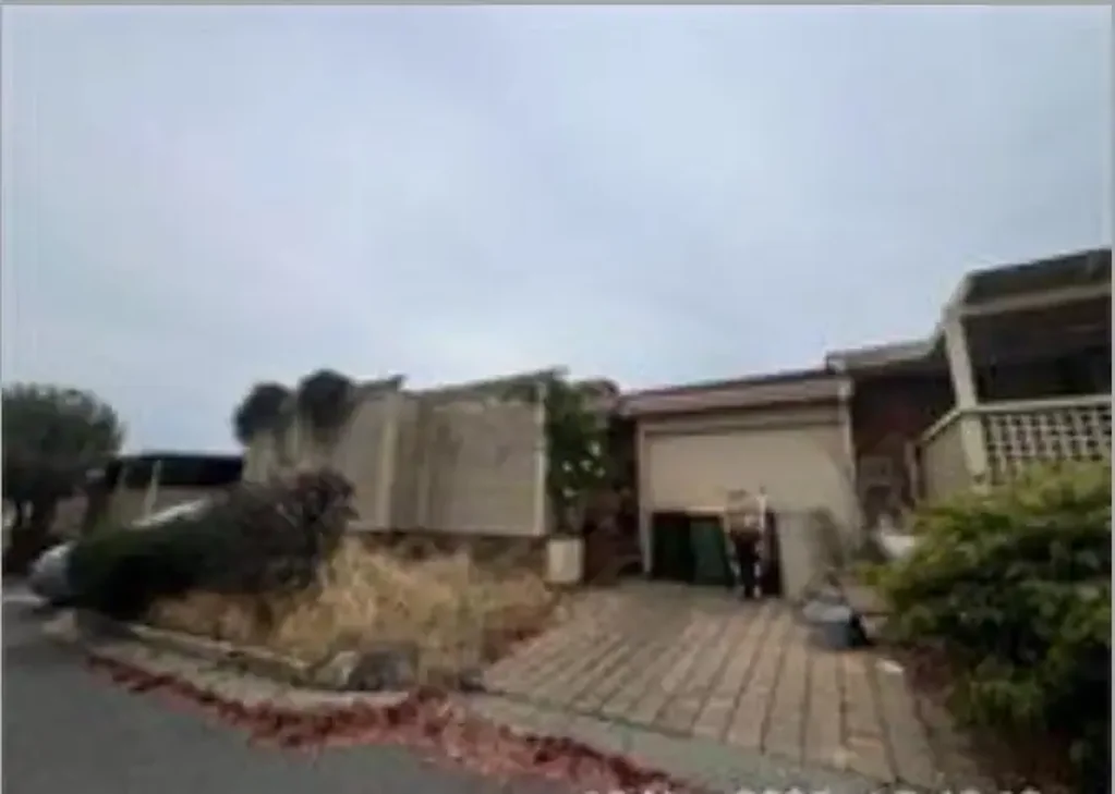 Bayswater 2침실 Bailiff Sale - Full Share of Unit 8, 41-45 Avenell Road, Bayswater, WA, 6053 on Tuesday 6/1/2026 at 11am by Public Auction - Bailiff reference: 323418