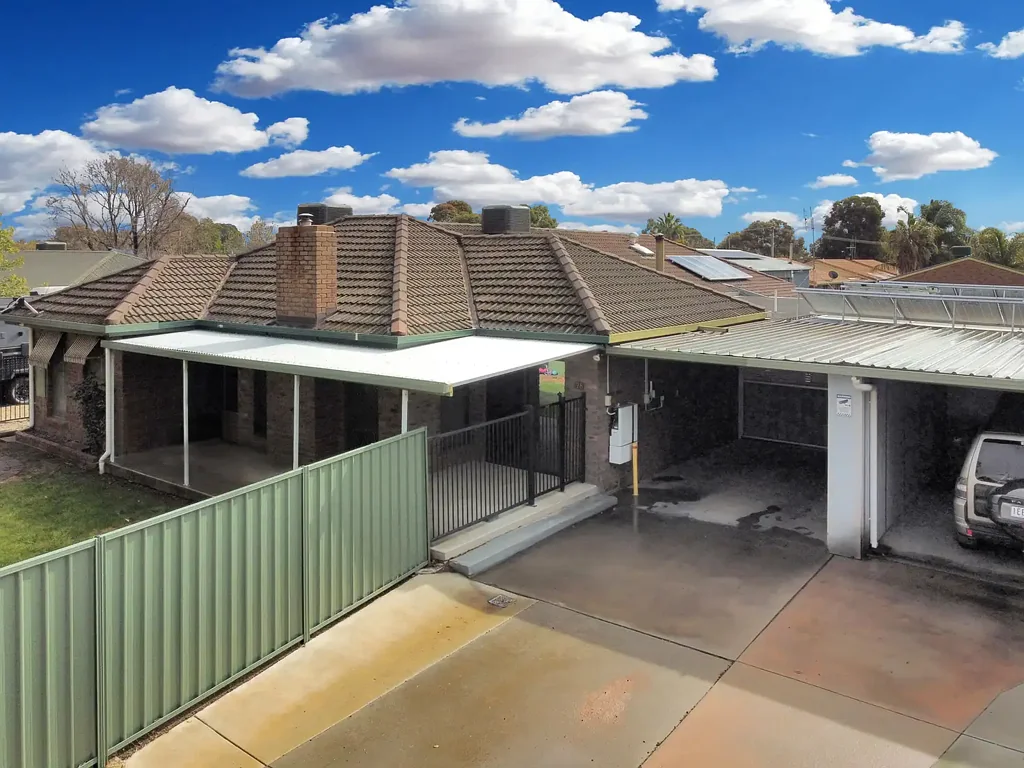Swan Hill 5 Bedroom FIVE BEDROOM / THREE BATHROOMS