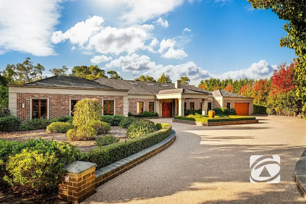 Berwick 4 Bedroom Private and Palatial on 2+ Acres