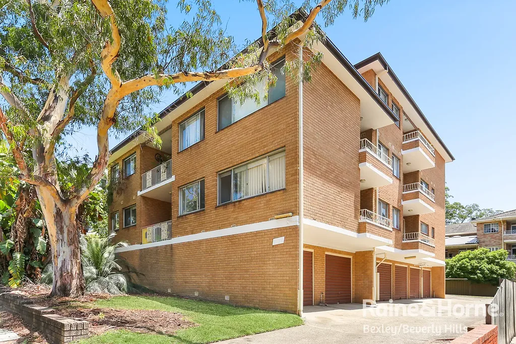 Spacious Two-Bedroom Unit with Tandem Garage