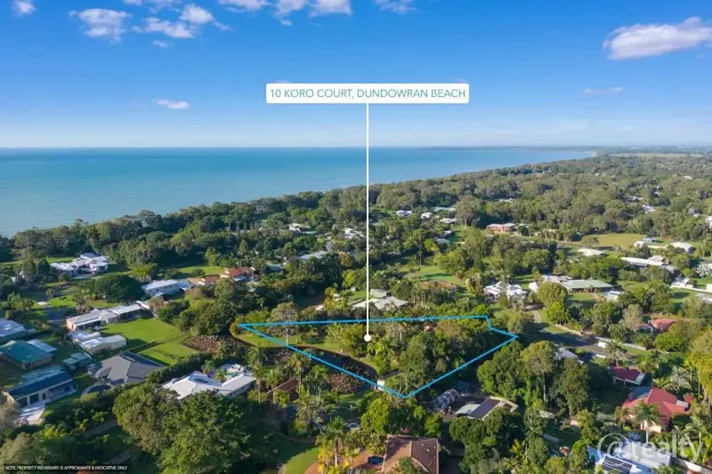 Dundowran Beach 4房  Spectacular property in a premiere location.