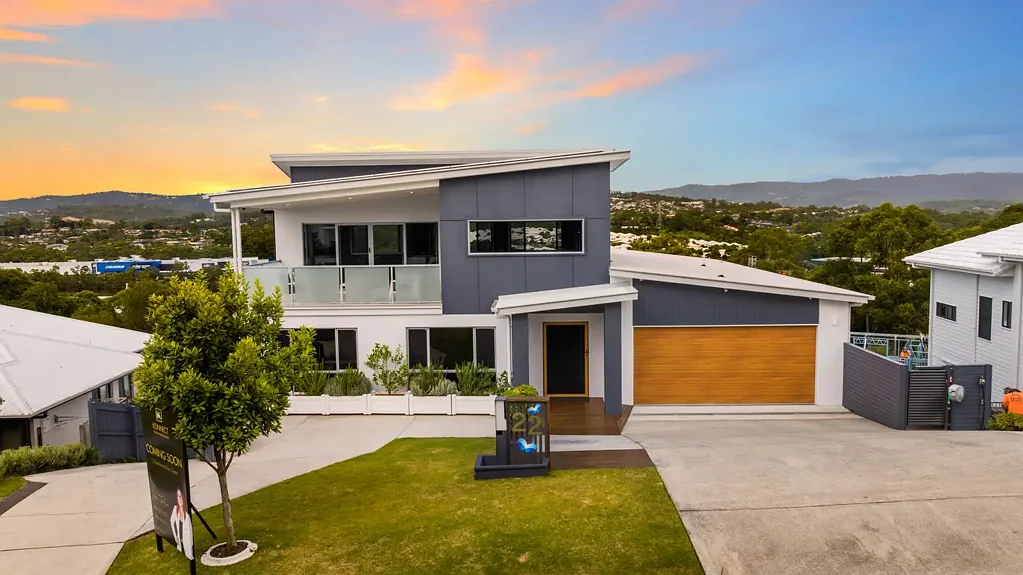 SPECTACULAR MULTI DWELLING HOME WITH MAGICAL VIEWS